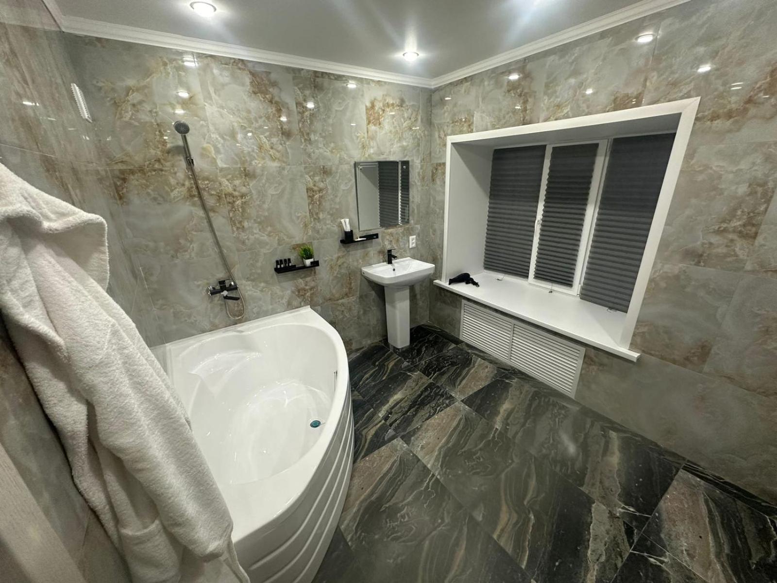 Hotel Сафр Uralsk Exteriér fotografie